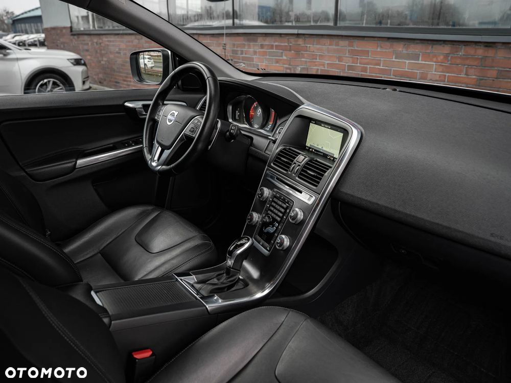 Volvo XC 60 D4 Geartronic Summum - 25