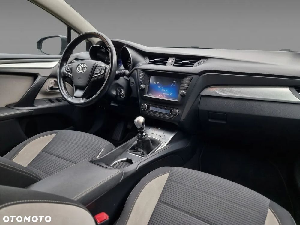 Toyota Avensis 1.8 Prestige - 12