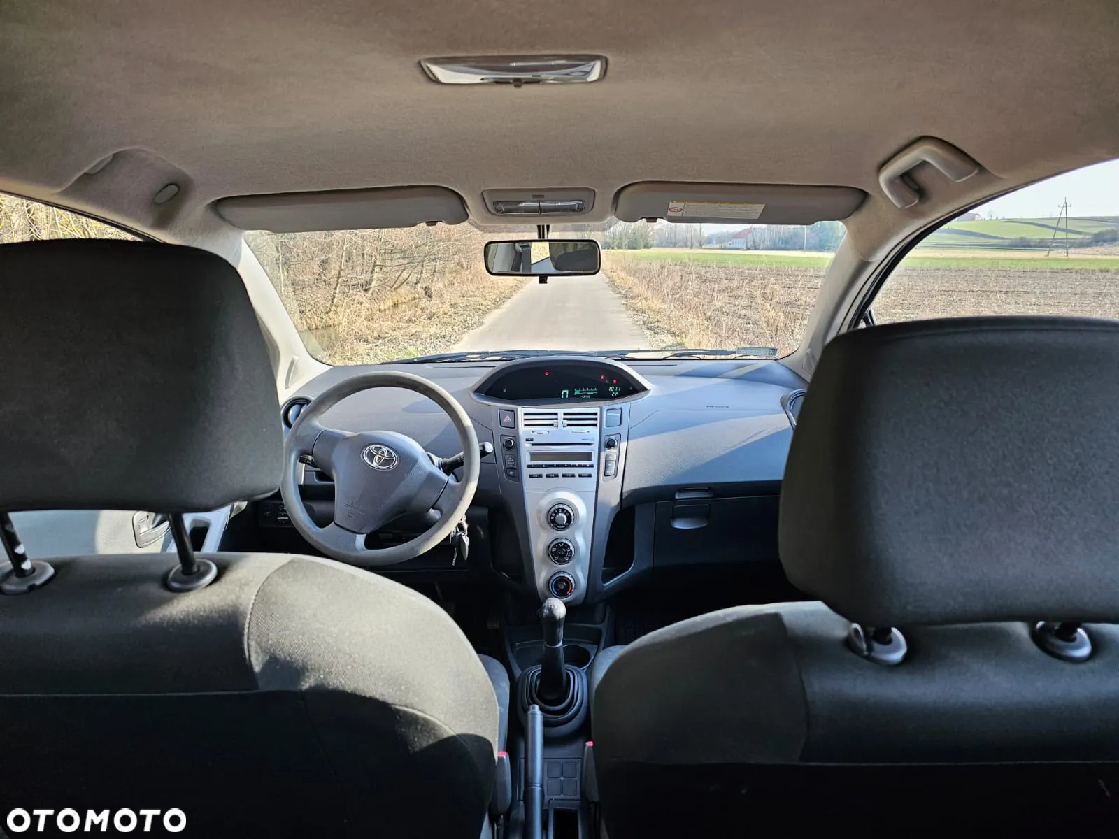 Toyota Yaris 1.0 Terra A/C - 13