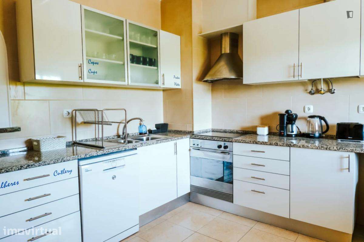 Quarto - localizado em Restelo Lisbon - Grande imagem: 3/14