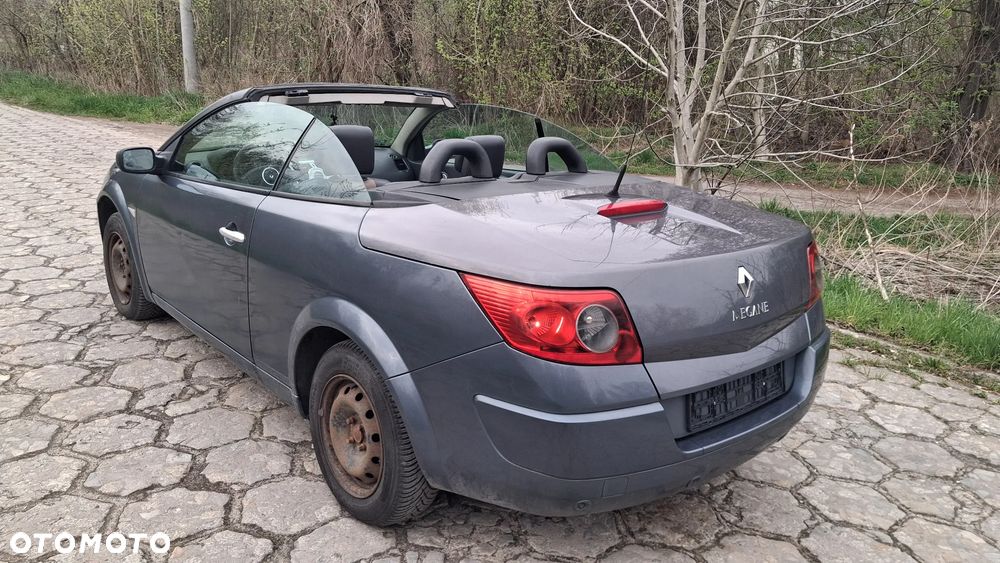 Na części RENAULT MEGANE II CABRIO SILNIK silnik 1.9 DCI 115 KM F9Q818 lakier skrzynia maska zderzak drzwi klapa szyba fotel kanapa lusterko lampa deska GWARANCJA !!! Przód Tył Zestaw Komplet Drzwi Klapa Zderzak Błotnik Maska Grill Atrapa Szyba Pas Lampa Lusterko Boczki Fotel Kanapa Kokpit Deska Rozdzielcza Przełącznik Włącznik Sterownik Przewody Wiązka Instalacja Moduł Komputer Czujnik Listwa Pompa Alternator Wtryski Głowica Rozrusznik Kompresor Sprzęgło Dwumas Silnik  Skrzynia ABS Klimatyzacji Paliwa Wspomagania Kolektor Turbina Przepustnica Zawór Chłodnica Koło Hak Belka Sanki Zawieszenie Mcpherson Półoś Amortyzator Wydech Tłumik Zacisk dach - 10