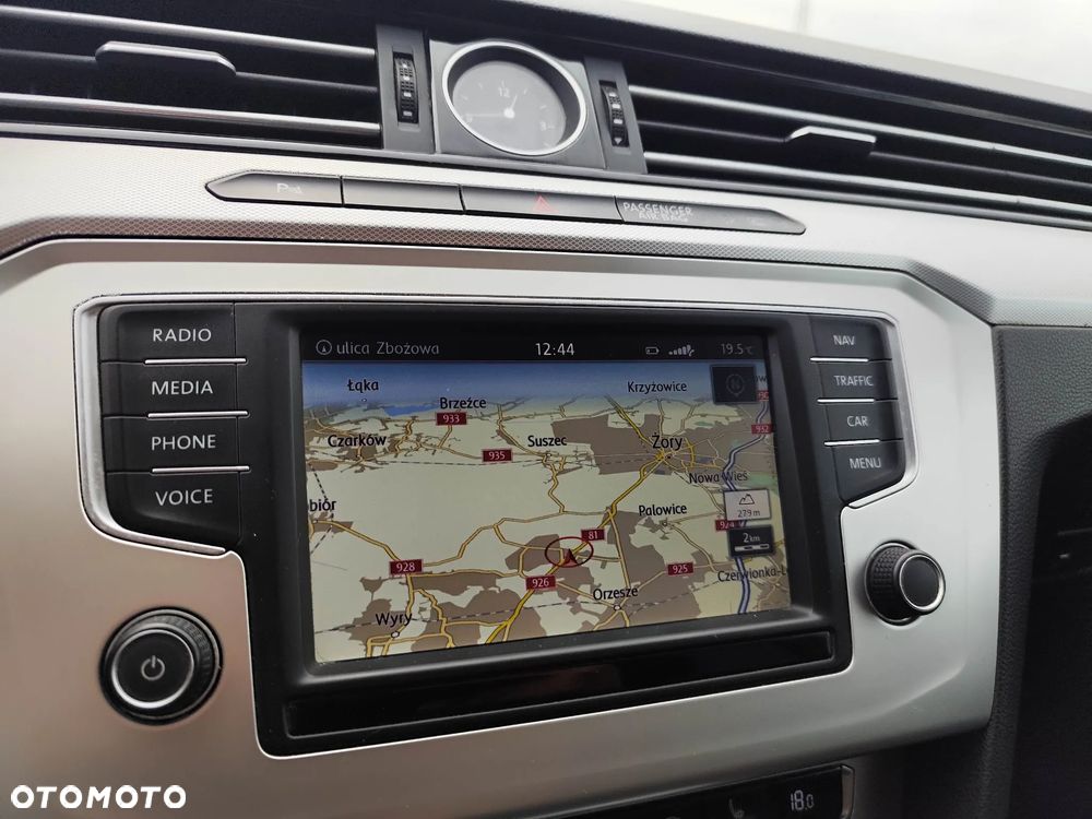Volkswagen Passat 2.0 TDI (BlueMotion Technology) Comfortline - 15