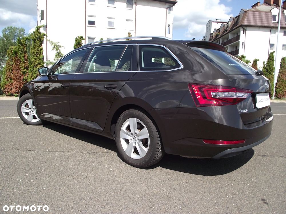 Skoda Superb 1.8 TSI Ambition - 11