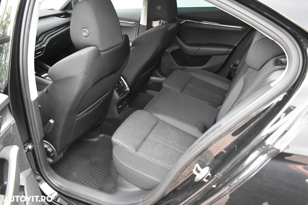 Skoda Octavia 2.0 TDI DSG Style - 19