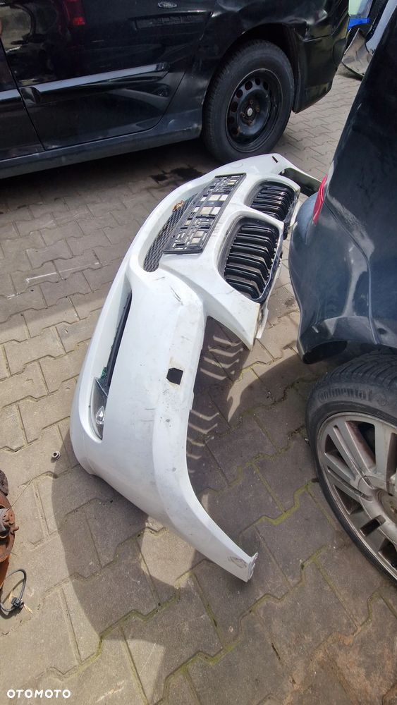 Sprzedam Zderzak Przedni BMW E90 - 2