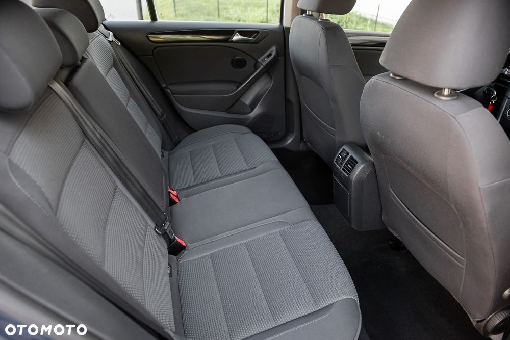 Volkswagen Golf - 25