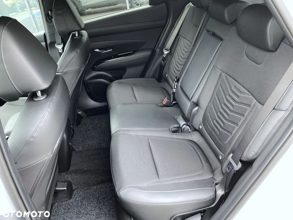 Hyundai Tucson 1.6 T-GDi Smart Black 2WD - 16