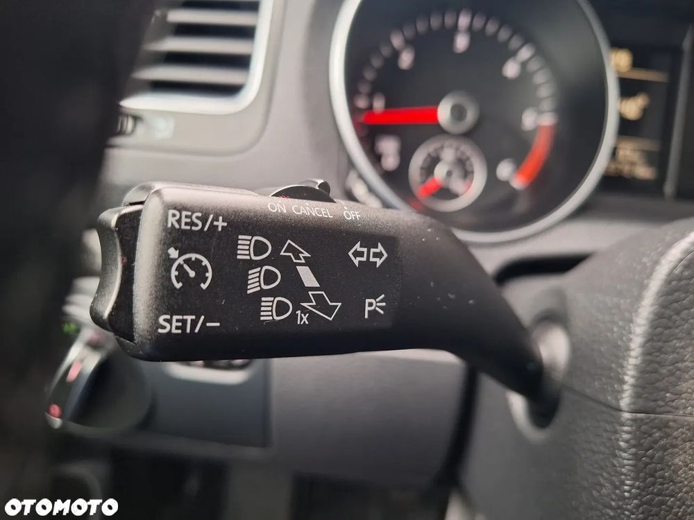 Volkswagen Golf VI 1.6 TDI Comfortline - 17