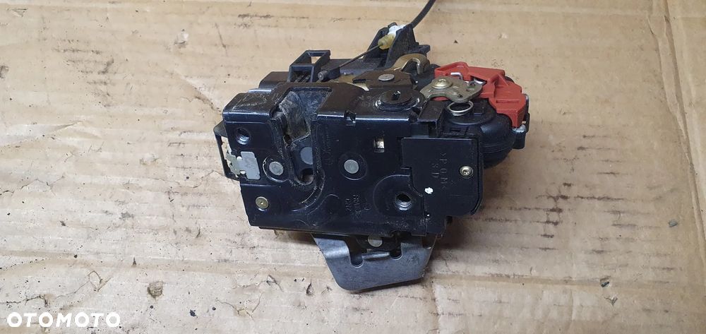 Zamek prawy tył tylny prawy Audi A4 B6 4B0839016D - 1
