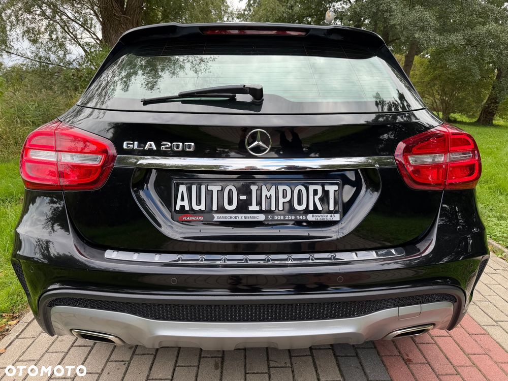 Mercedes-Benz GLA - 4