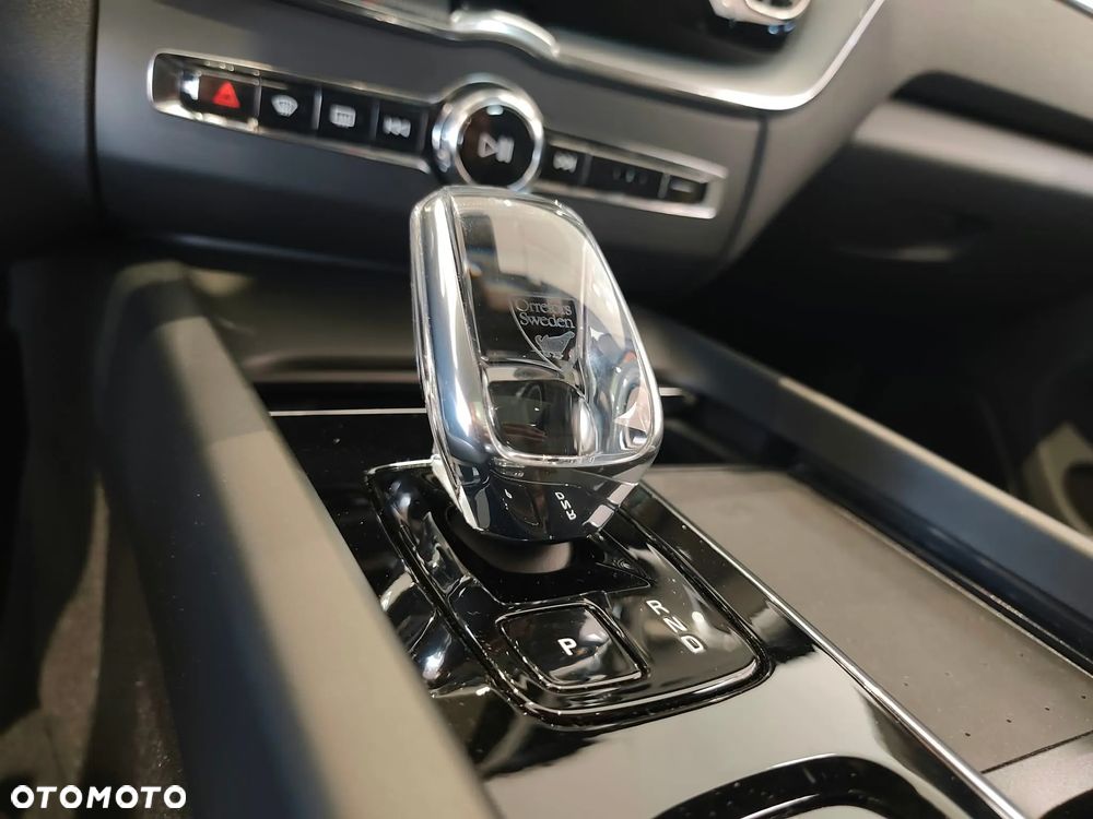 Volvo XC 60 B5 B AWD Ultimate Dark - 27