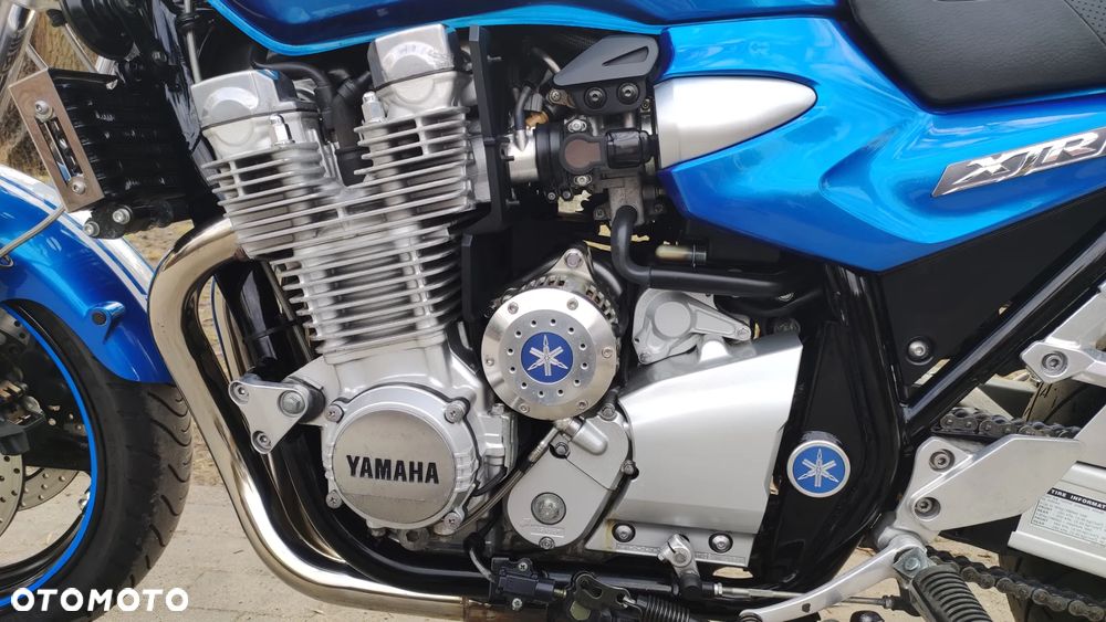 Yamaha XJR - 21