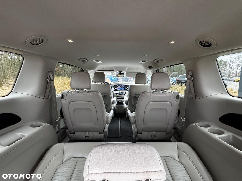 Chrysler Pacifica - 13
