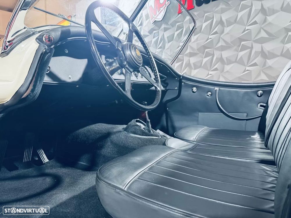 Jaguar XK140 - 38