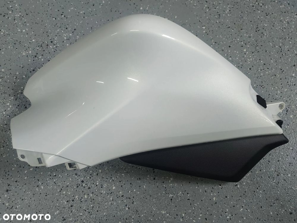 Honda VFR 1200 F owiewka boczek bok nakładka bak - 1