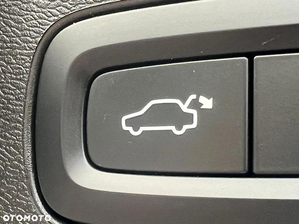 Volvo XC 60 D5 AWD Momentum - 35