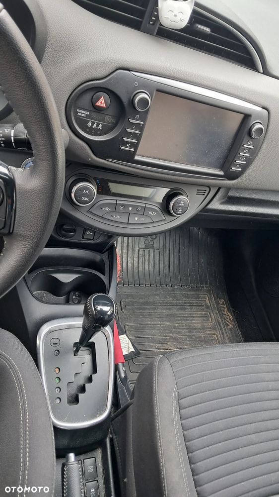 Toyota Yaris Hybrid 100 Premium - 3