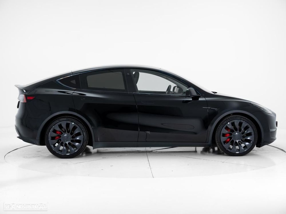 Tesla Model Y Performance Dual Motor AWD - 3