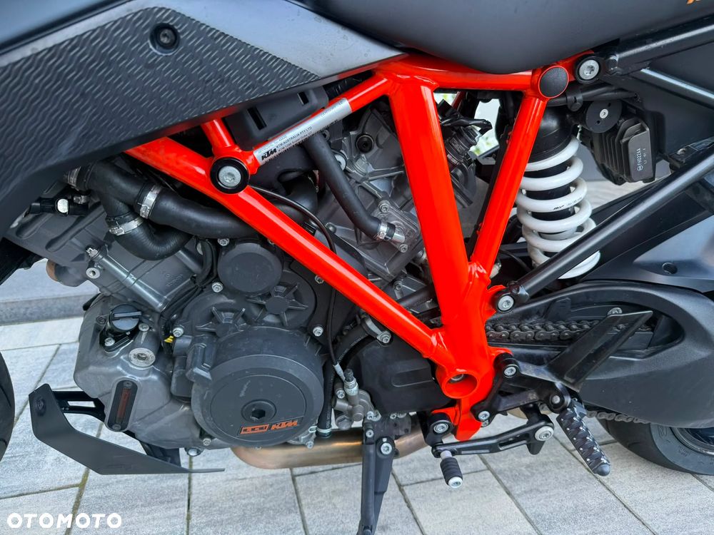KTM Super Duke - 19