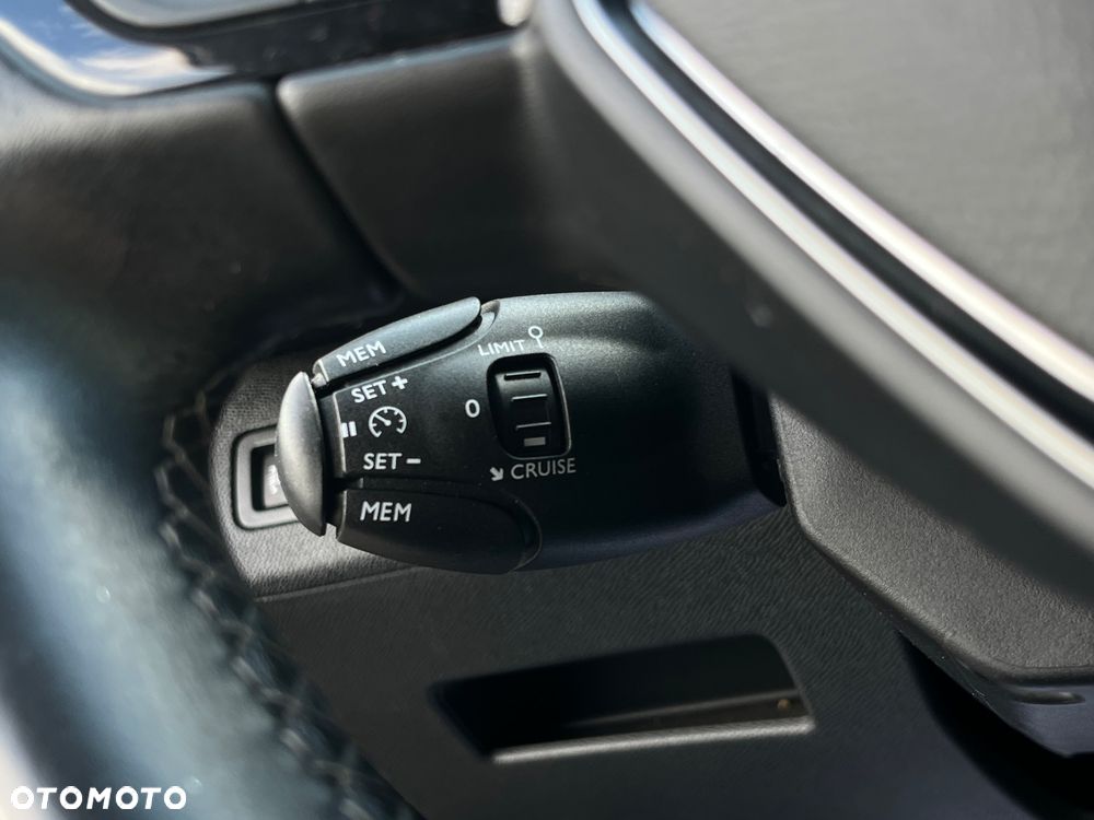 Peugeot 5008 1.2 PureTech Allure S&S - 9