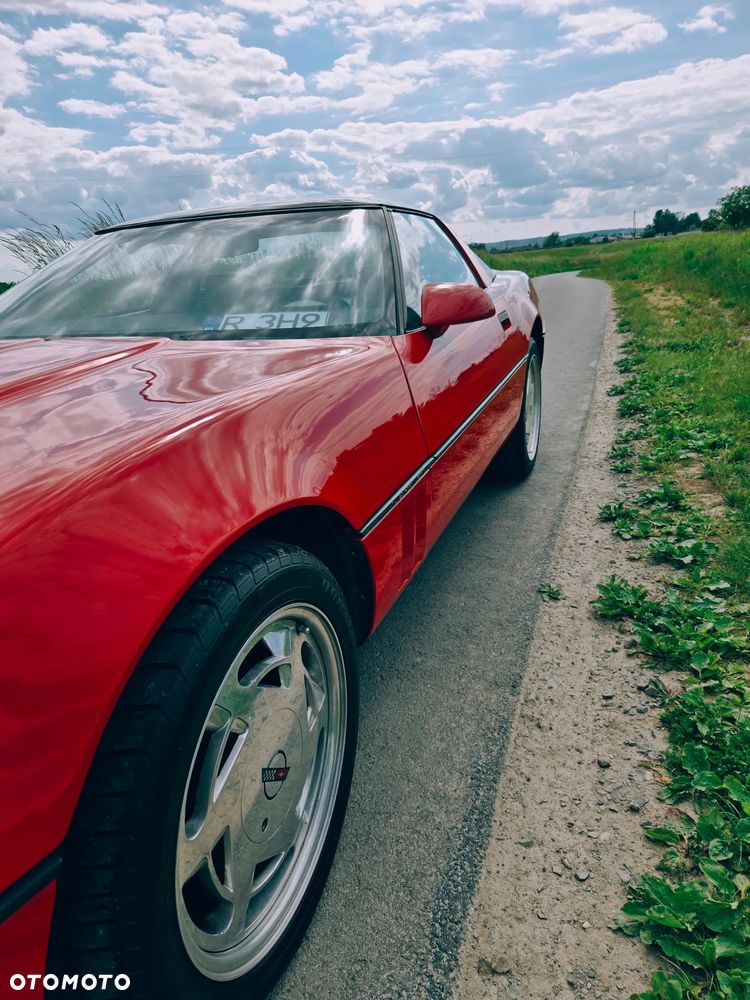 Chevrolet Corvette - 14