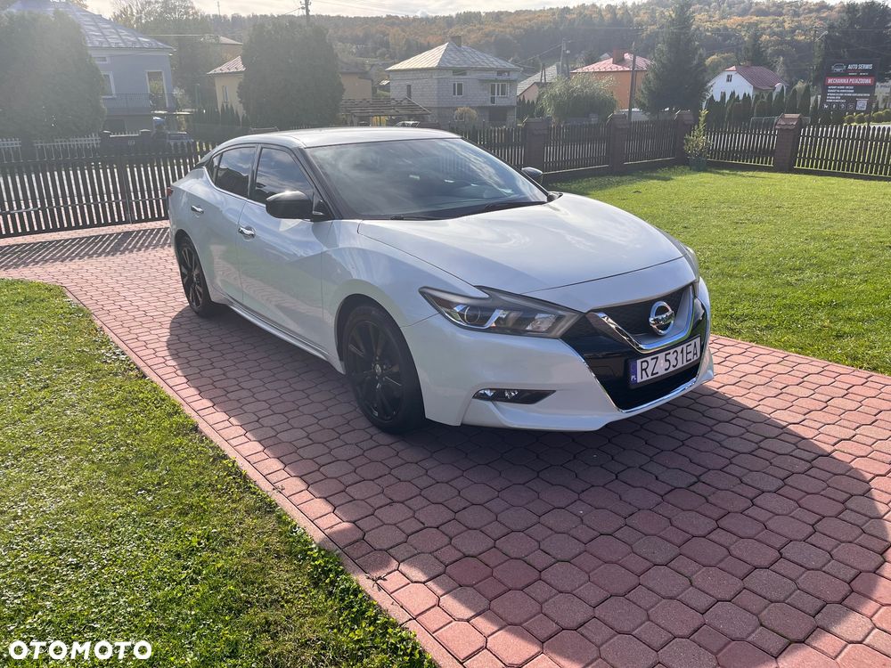 Nissan Maxima - 10