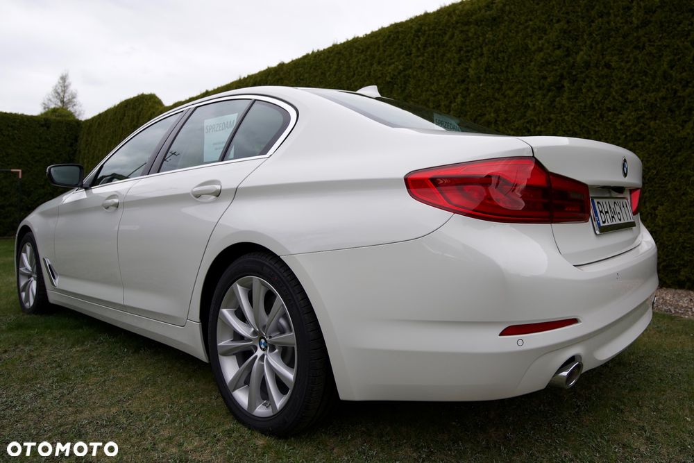 BMW Seria 5 520d Luxury Line - 4