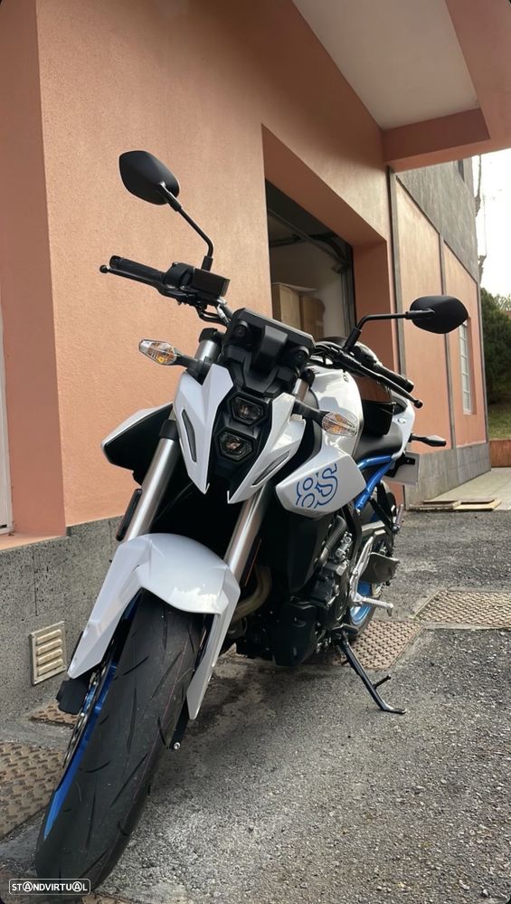 Suzuki GSX - 1