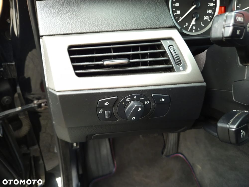 BMW Seria 5 530i - 23