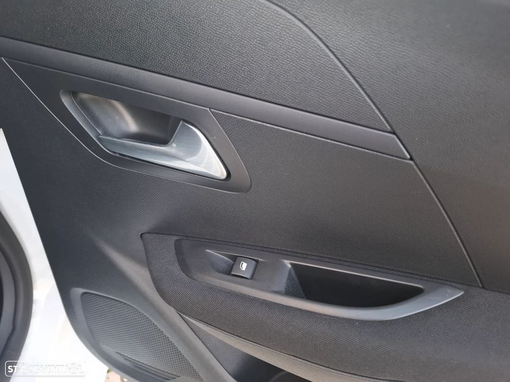 Peugeot 208 PureTech 75 Active - 39