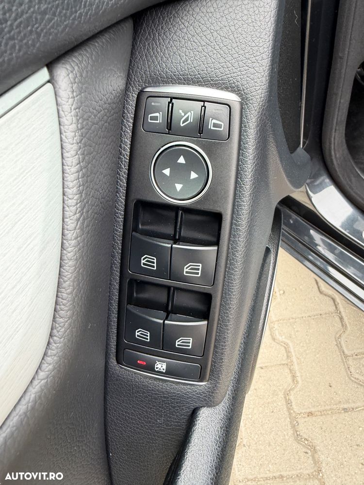 Mercedes-Benz C - 23