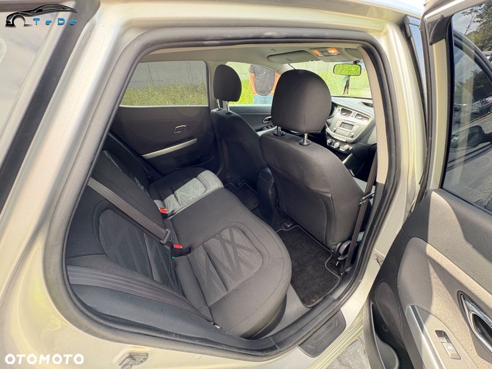 Kia Ceed - 30