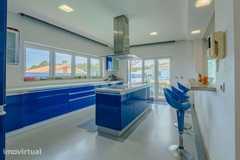 Moradia Térrea com Piscina - Grande imagem: 5/8