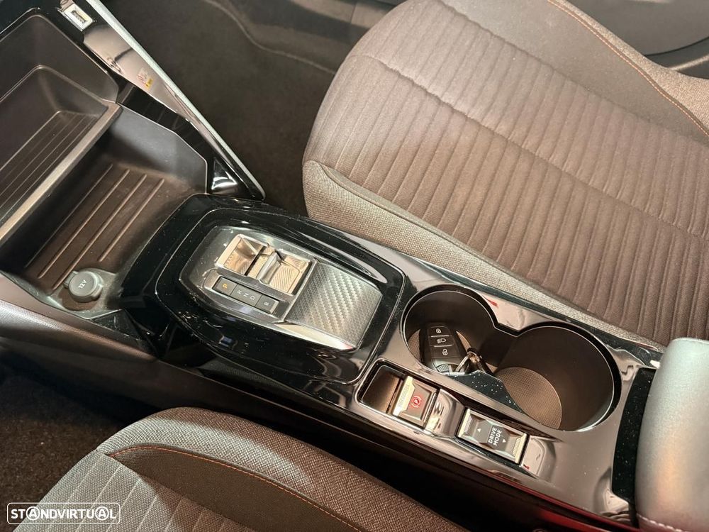 Peugeot e-2008 50 kWh Active Pack - 29