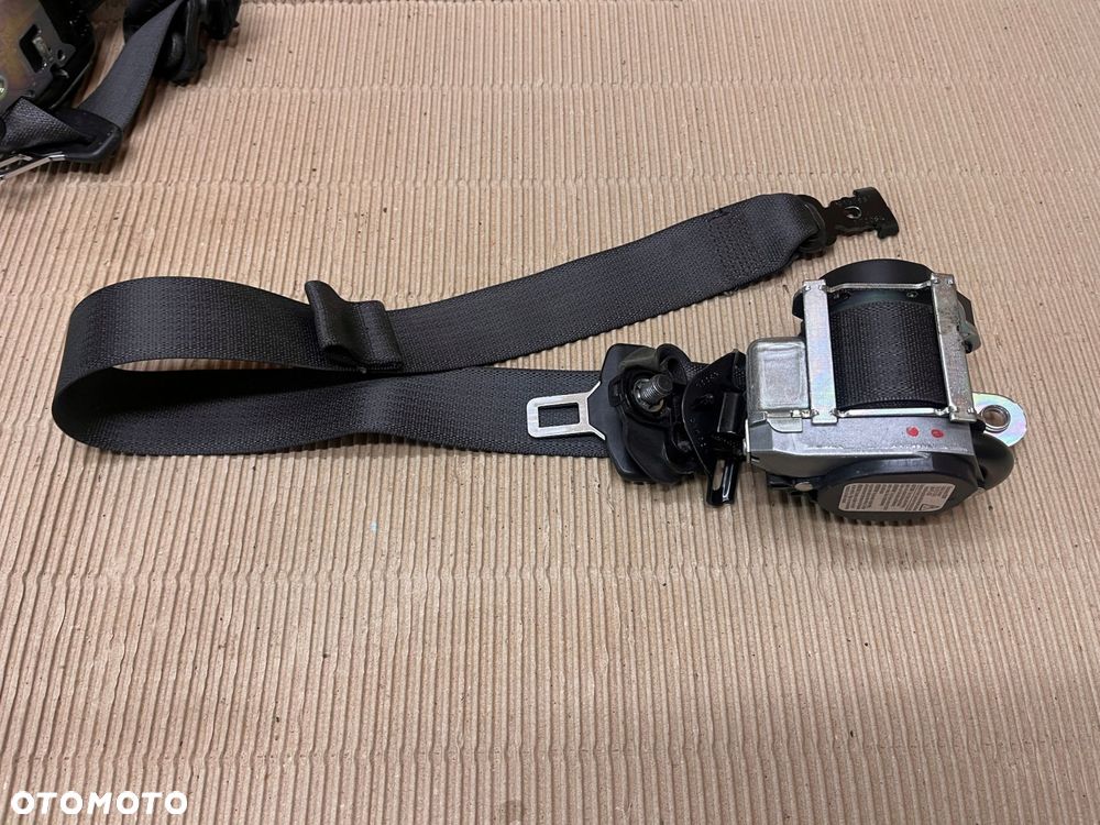 opel zafira c pas bezpieczeństwa prawy przód 13394800