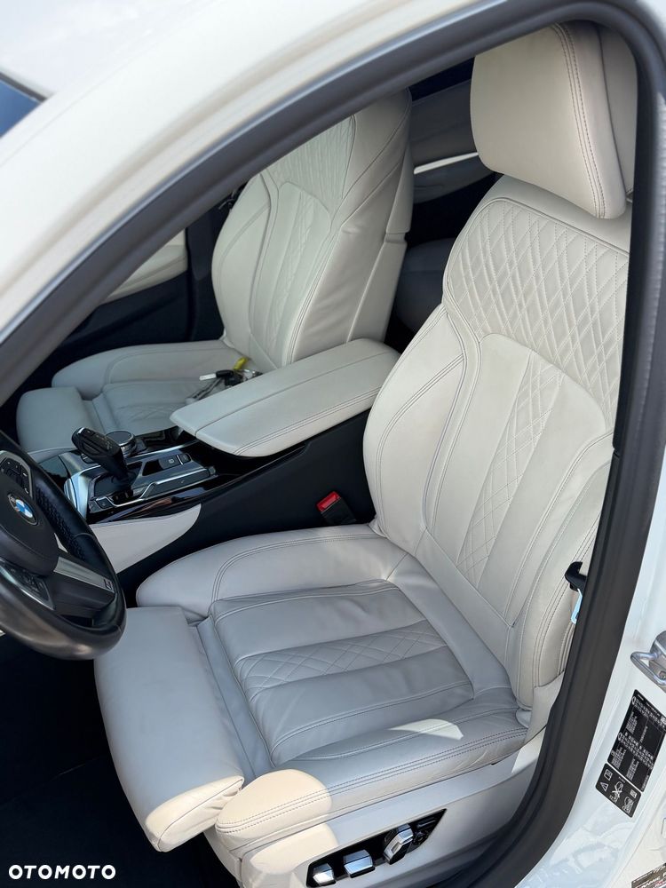 BMW Seria 5 530i GPF xDrive M Sport sport - 7