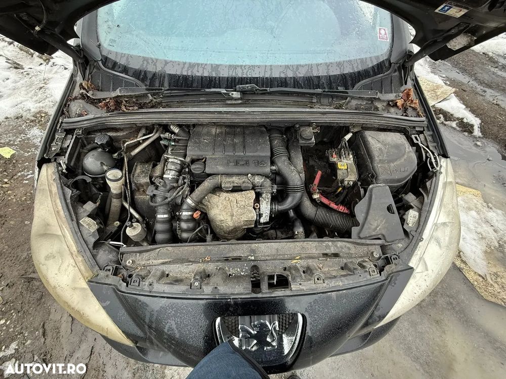 Dezmembrez Peugeot 307 negru 2007 1,6 HDI - 3