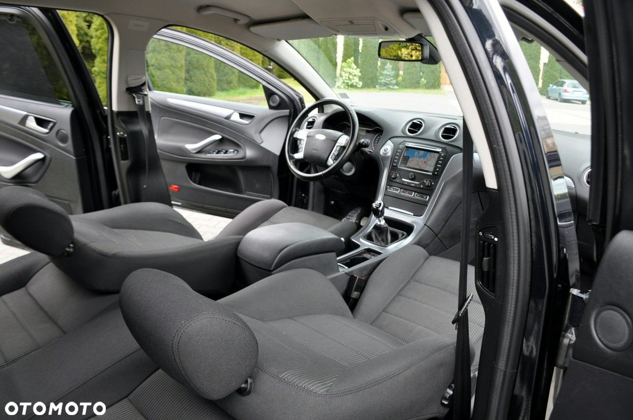 Ford Mondeo - 25