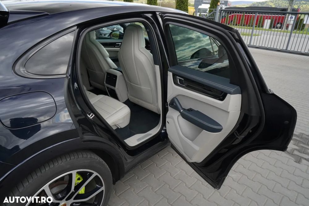 Porsche Cayenne - 34