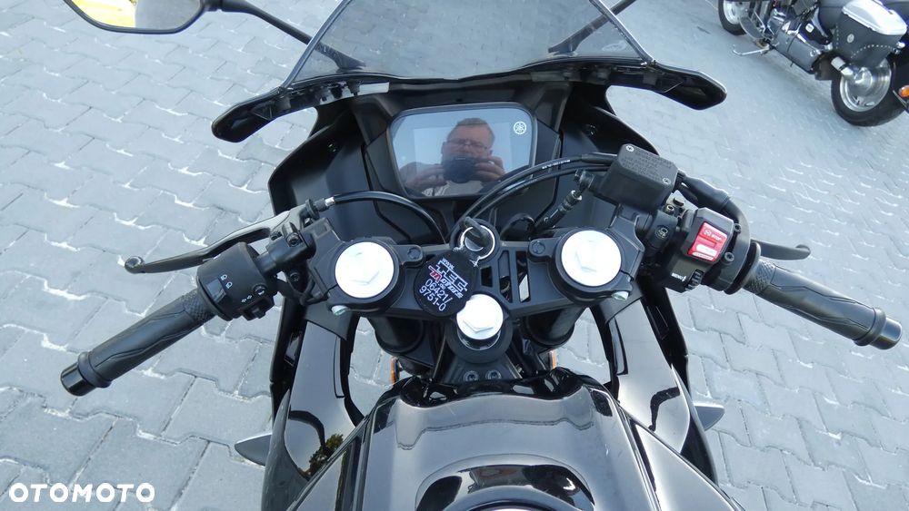 Yamaha YZF - 11