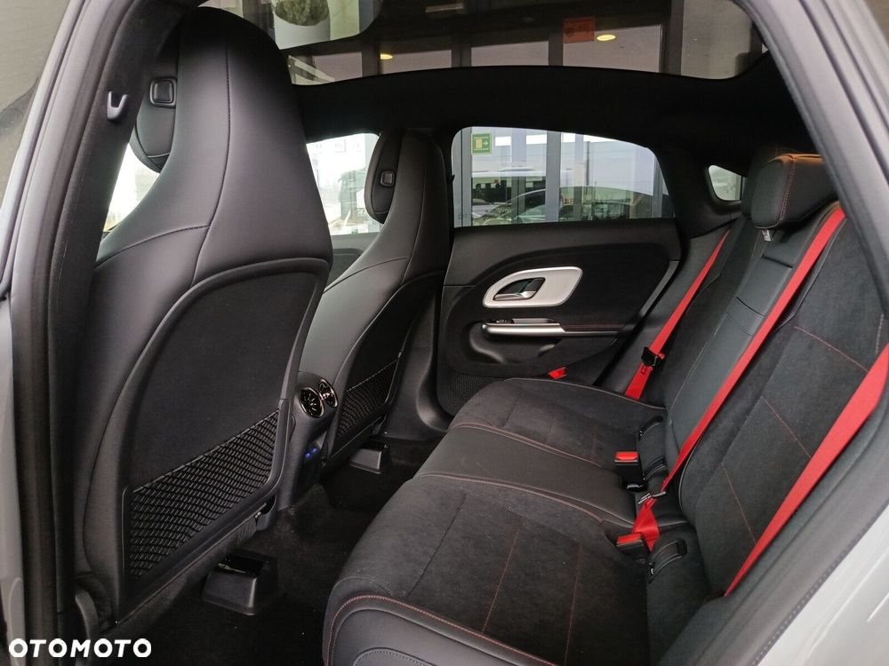 Mercedes-Benz CLA - 18