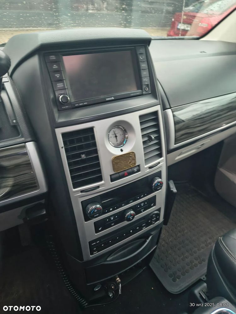 Chrysler Town & Country 4.0 Limited - 24
