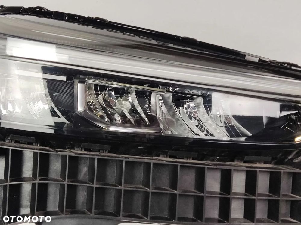 HONDA HR-V od 2021r Lampa Przód Prawa i Lewa Full Led - 18