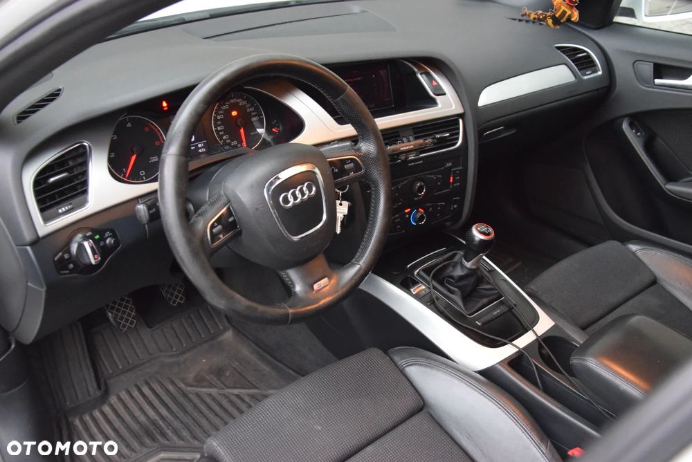 Audi A4 Limousine - 14