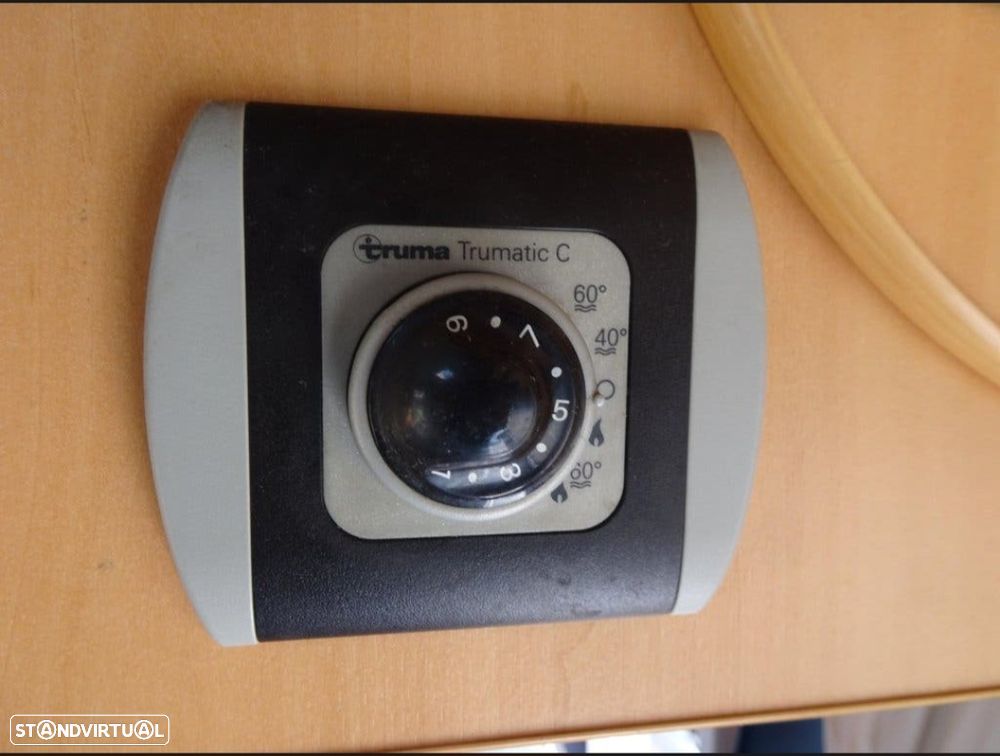 Dethleffs Globetrotter CAMA FRANCESA E COZINHA EM L - 11