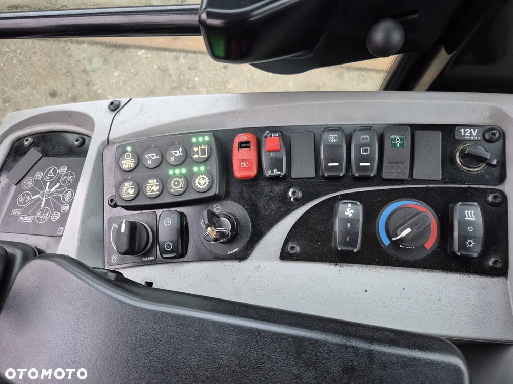 Caterpillar 906M - 13