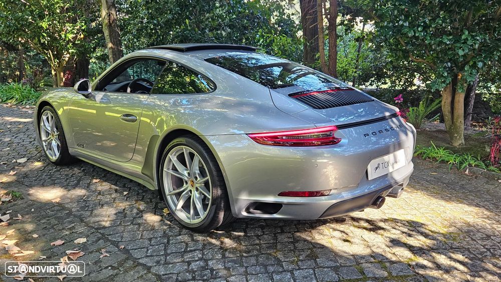 Porsche 911 (991) Carrera GTS - 2