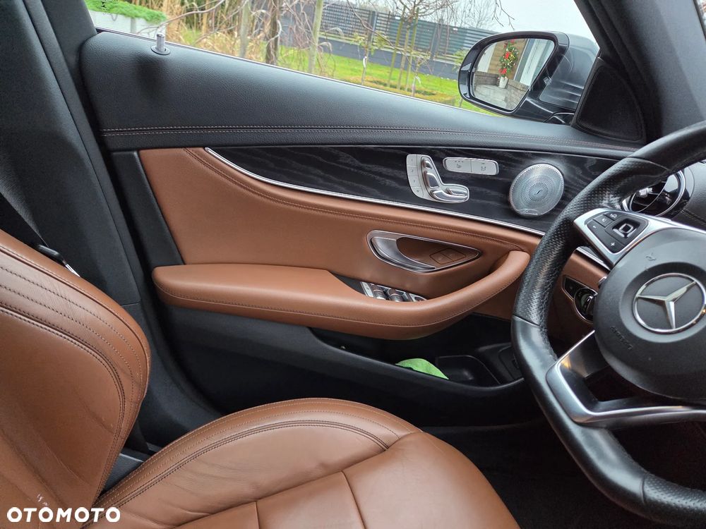 Mercedes-Benz Klasa E 220 d 9G-TRONIC - 12