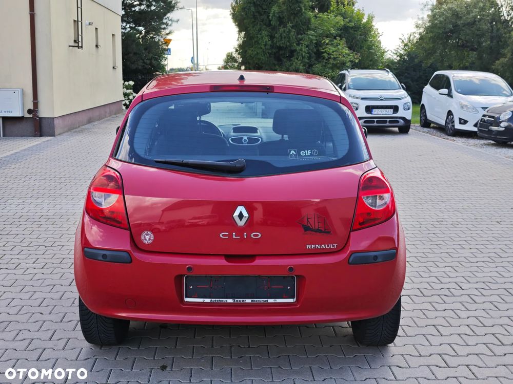 Renault Clio 1.6 16V Expression - 8