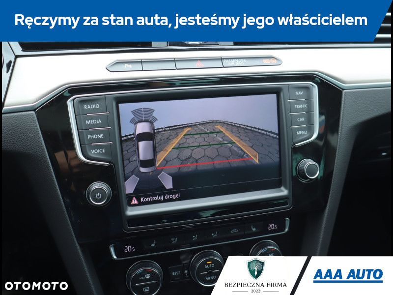 Volkswagen Passat - 16